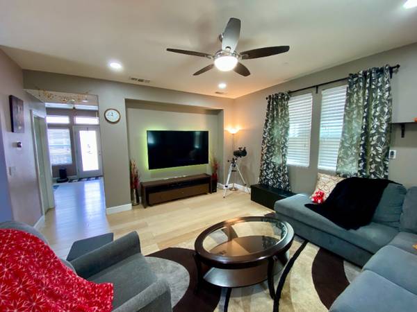 3BR/3BA Single Family House on Pescadero Ter · Fremont photo 3