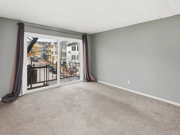 2BR/1BA Apartment on Willard North St · San Francisco photo 3