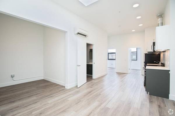 Apartments on Market Street · Oakland