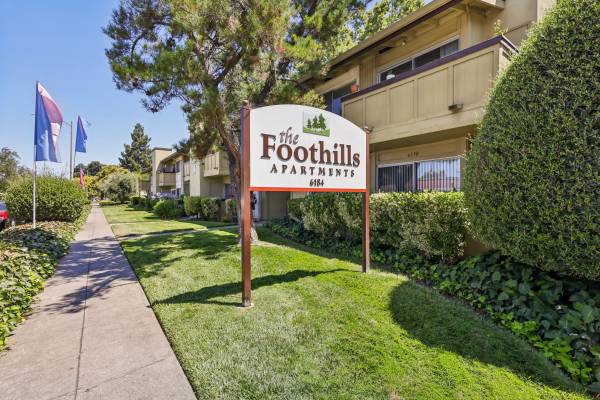 2BR/2BA Apartment on Cottle Road · San Jose photo 4
