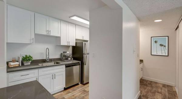 Apartments on Felix Street · Santa Cruz
