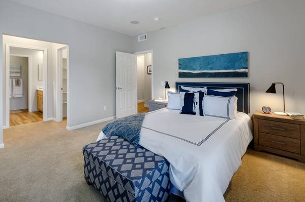 Apartments on Vineyard Creek Drive · Fulton