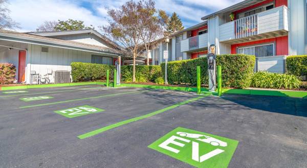 Apartments on Lochinvar Ave · Santa Clara photo 3