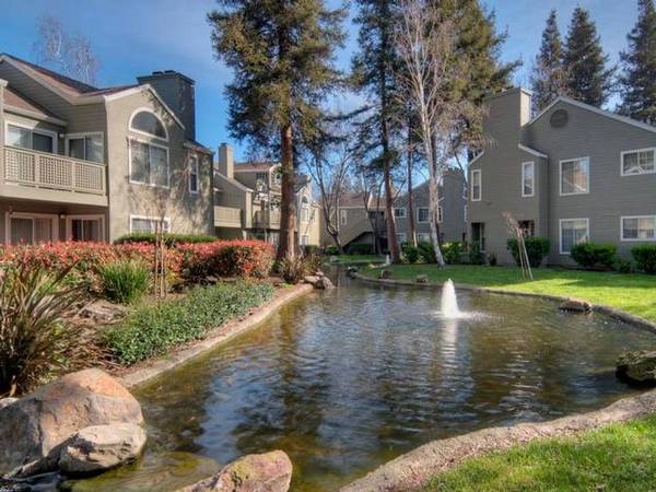 Apartments on Stonebridge Way · Pleasant Hill