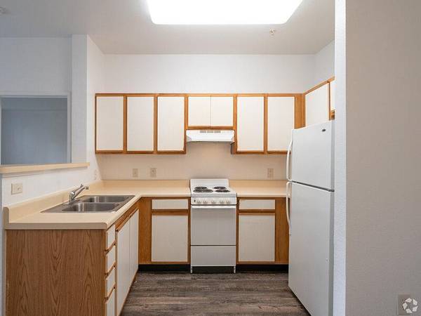 2BR/1BA Apartment on Redwood Street · Vallejo photo 3