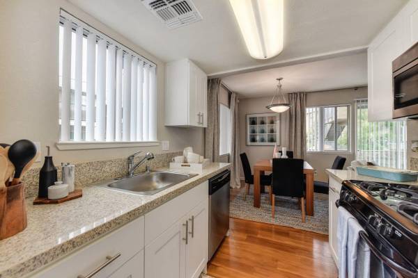 Apartments on Greenbriar Cir · Petaluma
