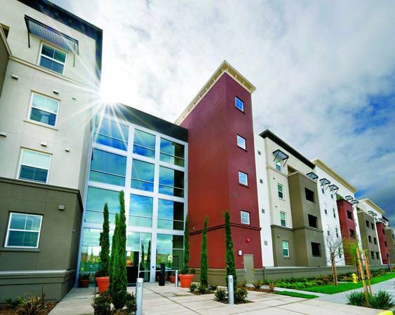 2BR/2BA Apartment on Montecito Vista Dr · San Jose