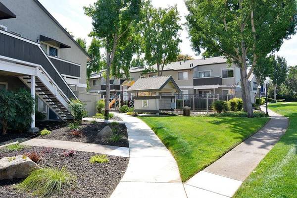 Apartments on Clayton Road · Concord photo 3