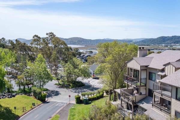 Apartments on Old Quarry Road · San Quentin photo 3
