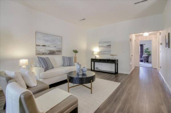 1BR/1BA Apartment on Willowbrook Ln · Aptos photo 3