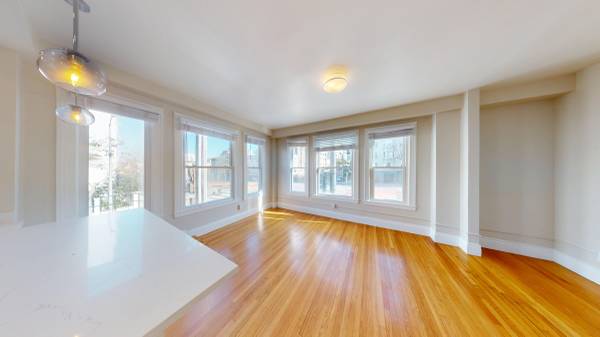 2BR/1BA Apartment on Van Ness Ave. · San Francisco photo 2