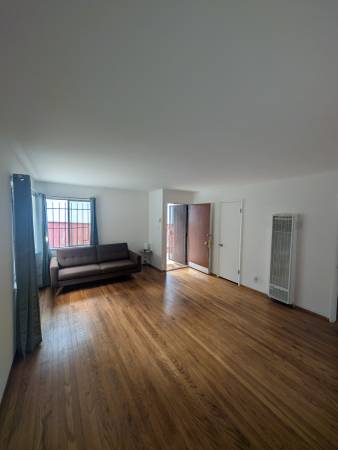 2BR/1BA Duplex · Oakland photo 2