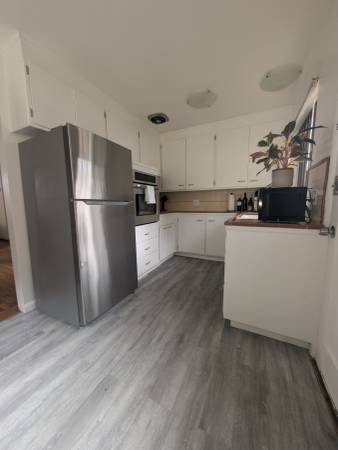 2BR/1BA Duplex · Oakland photo 3