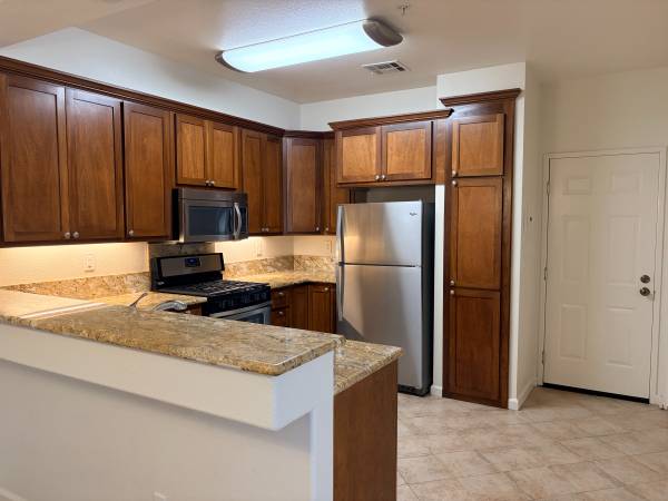 3BR/3BA Townhouse · San Ramon photo 4