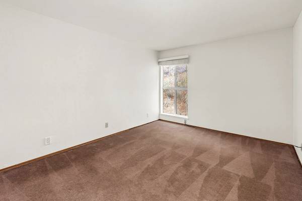 1BR/1BA Single Family House · San Francisco photo 4
