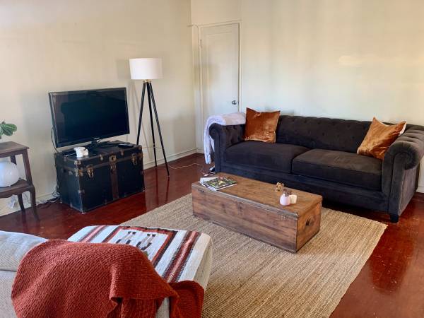 1BR/1BA Apartment · Oakland photo 3