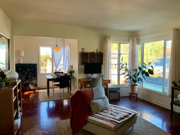 1BR/1BA Apartment · Oakland