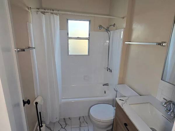 1BR/1BA Apartment · Richmond photo 3