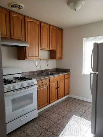 2BR/1BA Apartment · El Sobrante