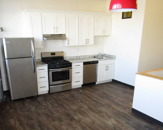 1BR/1BA Loft on 47th Ave · Oakland photo 4