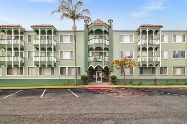 Apartments on Poncetta Dr · Daly City