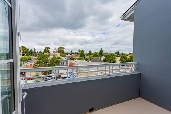 Apartments on Bayswater Ave · San Mateo photo 2