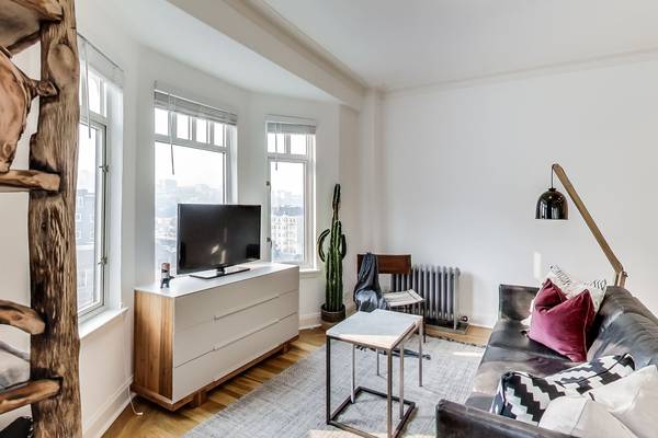 2BR/1BA Apartment on Lombard · San Francisco photo 2