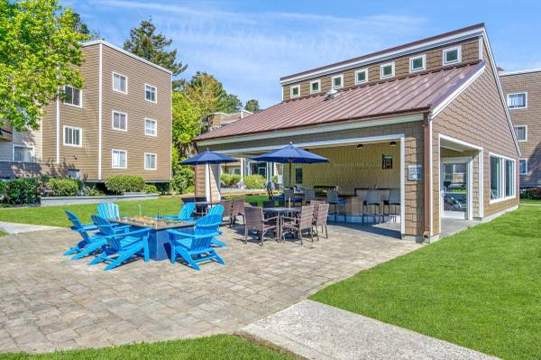 Apartments on Campus Dr · Daly City