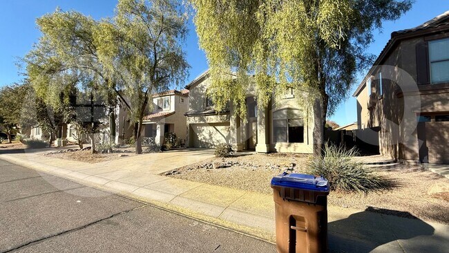 896 E Dragon Fly Rd Queen Creek, AZ 85143 photo 4