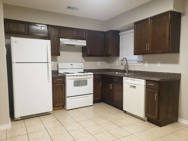 656 South Rogers Road, Irving, TX 75060 photo 5