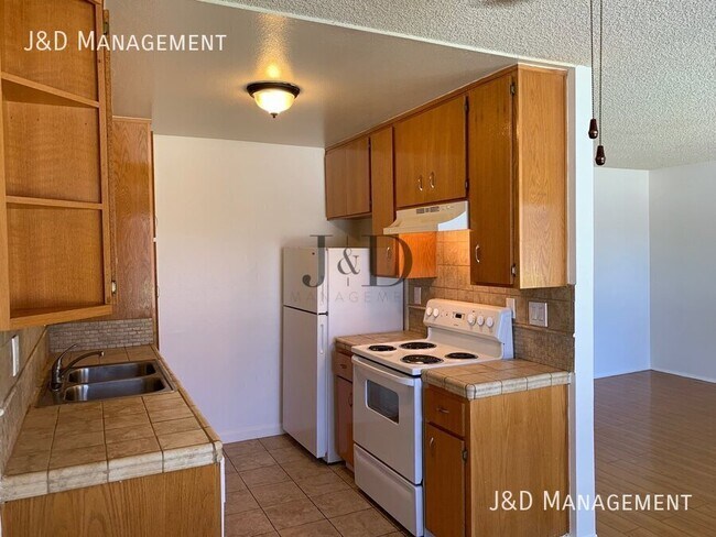 909 S Sunshine Ave El Cajon, CA 92020 photo 4