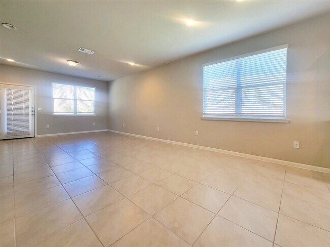 13520 Cantarra Dr Pflugerville, TX 78660 photo 5