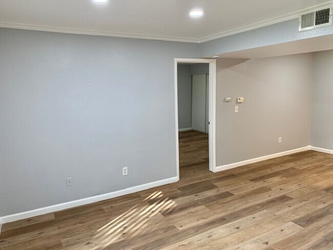 1163 Lakeview Cir Pittsburg, CA 94565 photo 2