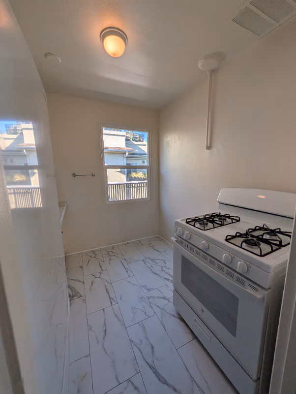 1127 Grand Ave San Diego, CA 92109 photo 4