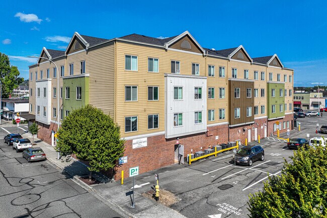 Divine Suites at Downtown Renton photo 2