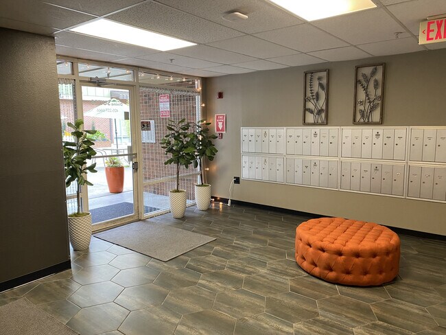 Divine Suites at Downtown Renton photo 3