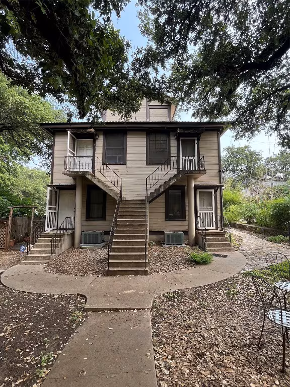 1403 Drake Ave Austin, TX 78704 photo 2