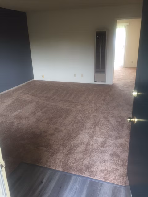Del Medio Garden Apartments photo 3