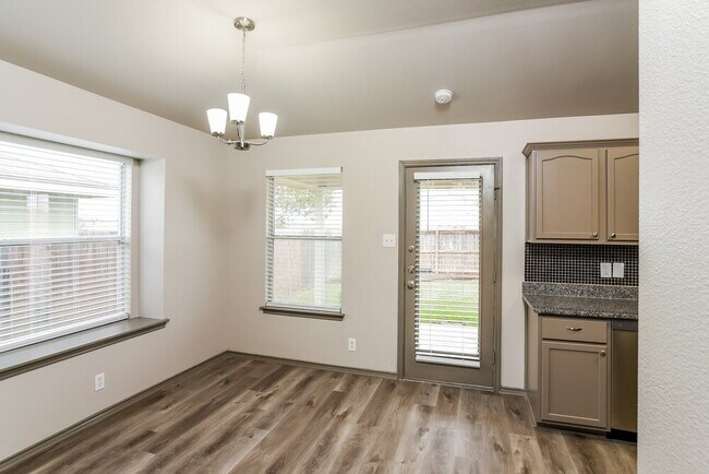 316 Hummingbird Dr New Braunfels, TX 78130 photo 5