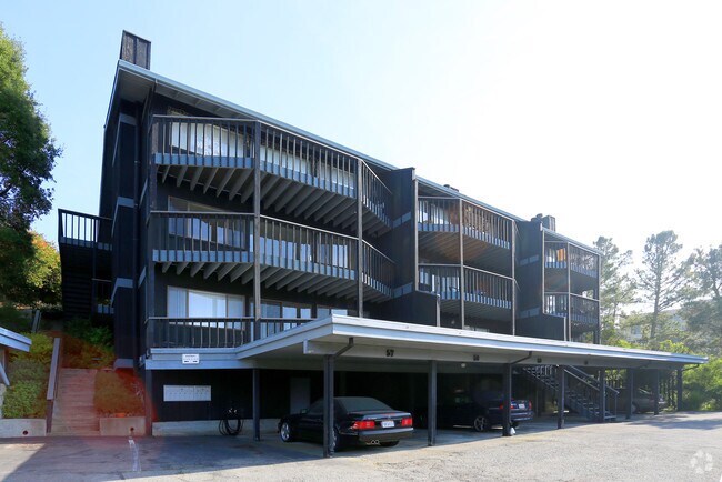 El Marinero Apartments photo 4
