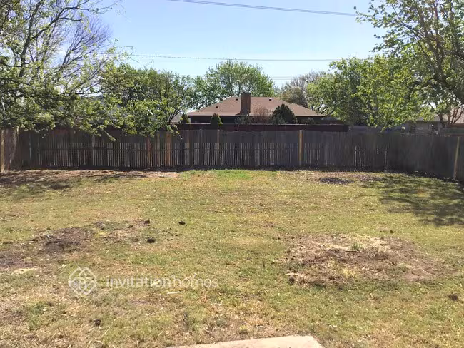 4737 Hollow Tree Dr Arlington, TX 76018 photo 2