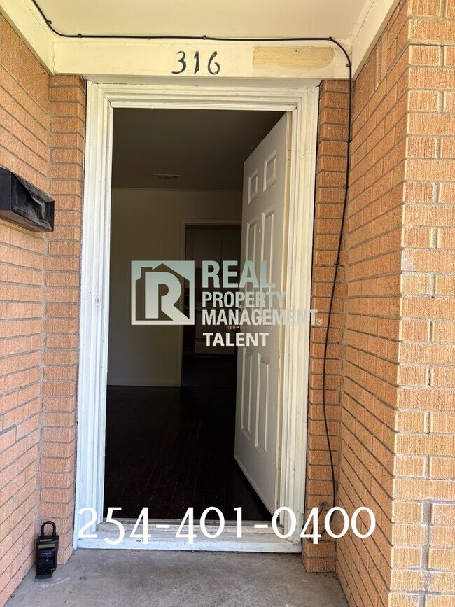 316 E French Ave Temple, TX 76501 photo 2