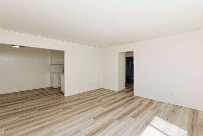 184 Callan Ave photo 3