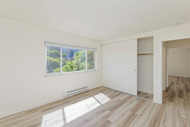 184 Callan Ave photo 2