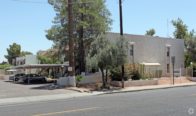 Catalina Apartments
