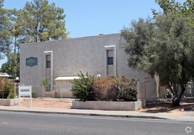 Catalina Apartments photo 3