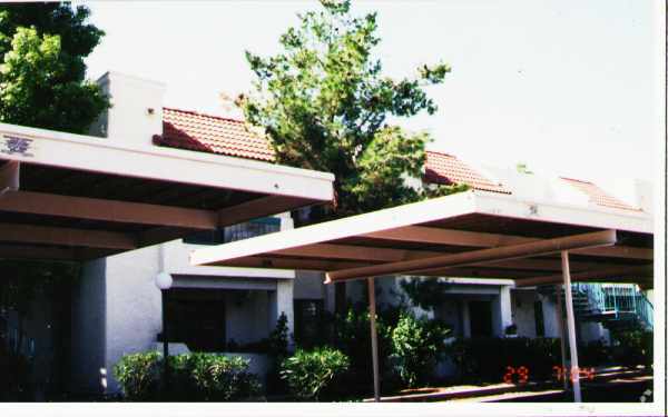 Catalina Apartments photo 2