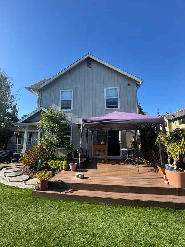 2436 Paul Minnie Ave Santa Cruz, CA 95062 photo 5