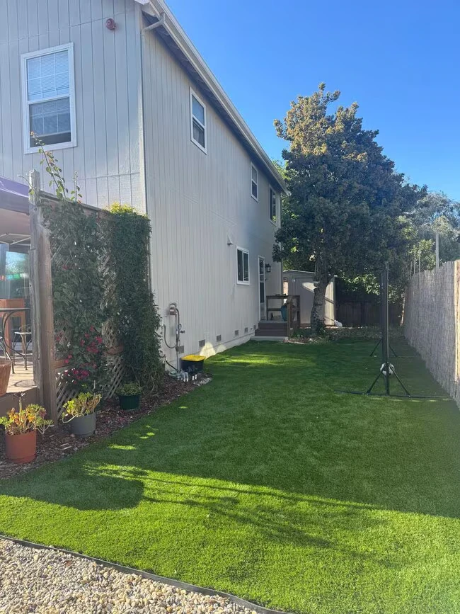 2436 Paul Minnie Ave Santa Cruz, CA 95062 photo 2