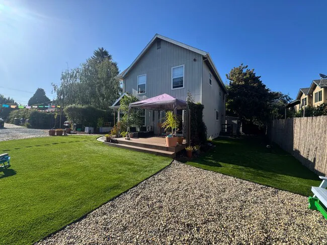2436 Paul Minnie Ave Santa Cruz, CA 95062 photo 4
